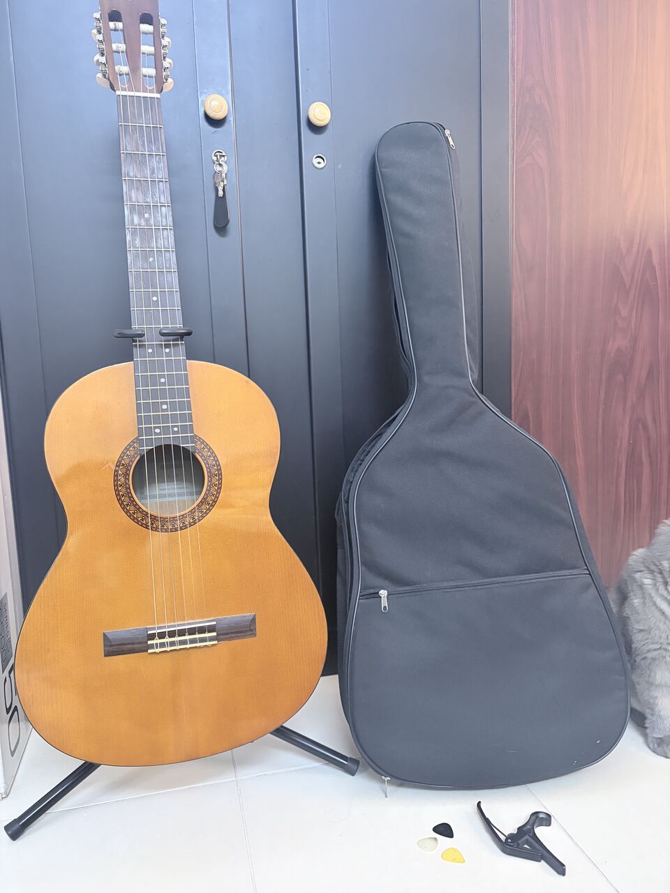 Manama, Musical Instruments, BHD 70,  Bundle Offer, Good As New, C45 Classical Yamaha Guitar, Leather Case, Capo And Picks