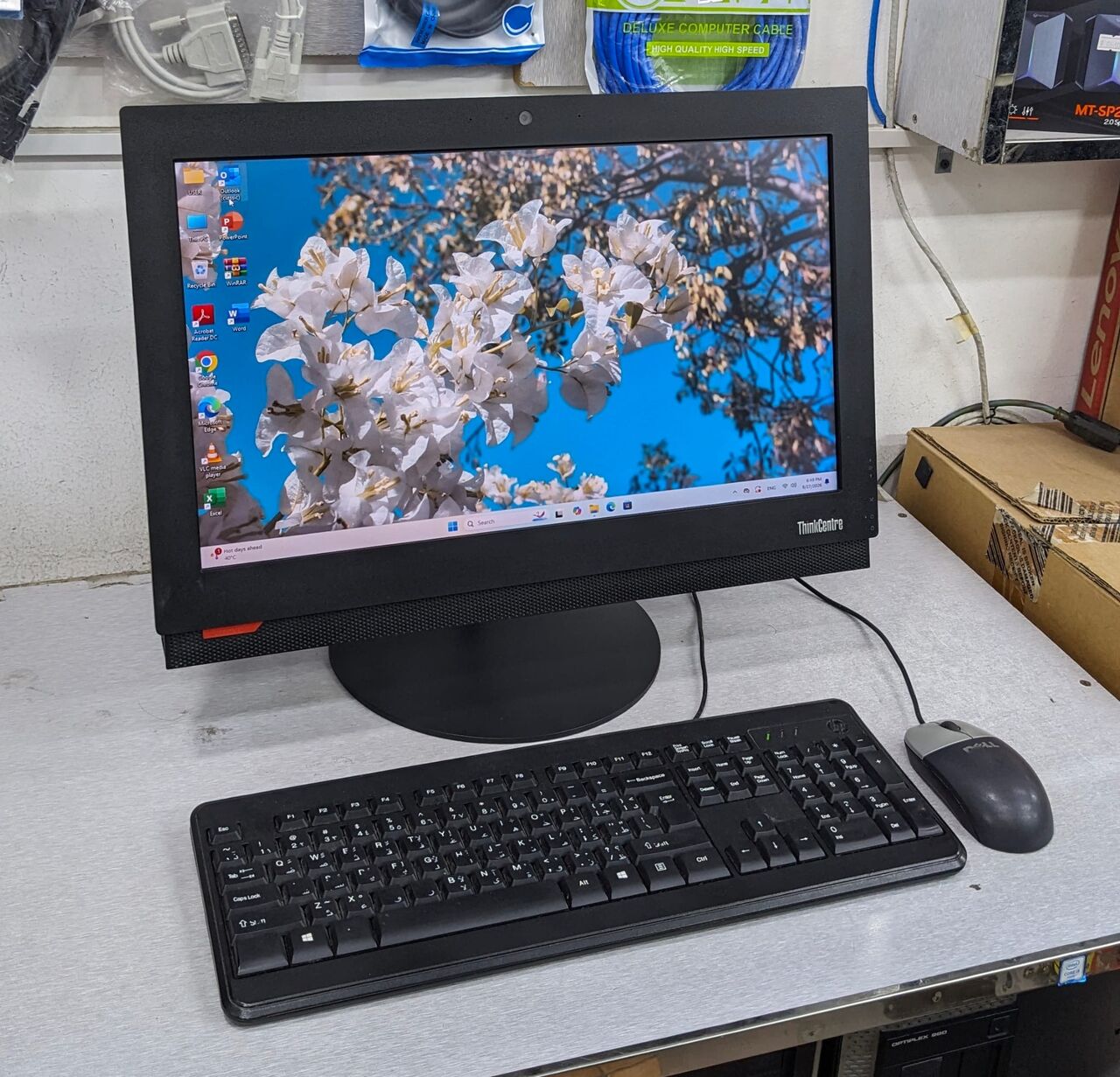 Manama, Tablet Computers, BHD 119,  Lenovo Core I7 6th Gen All-in-One Computer 8GB RAM 256GB SSD Built In Camera,Speaker, WIFI