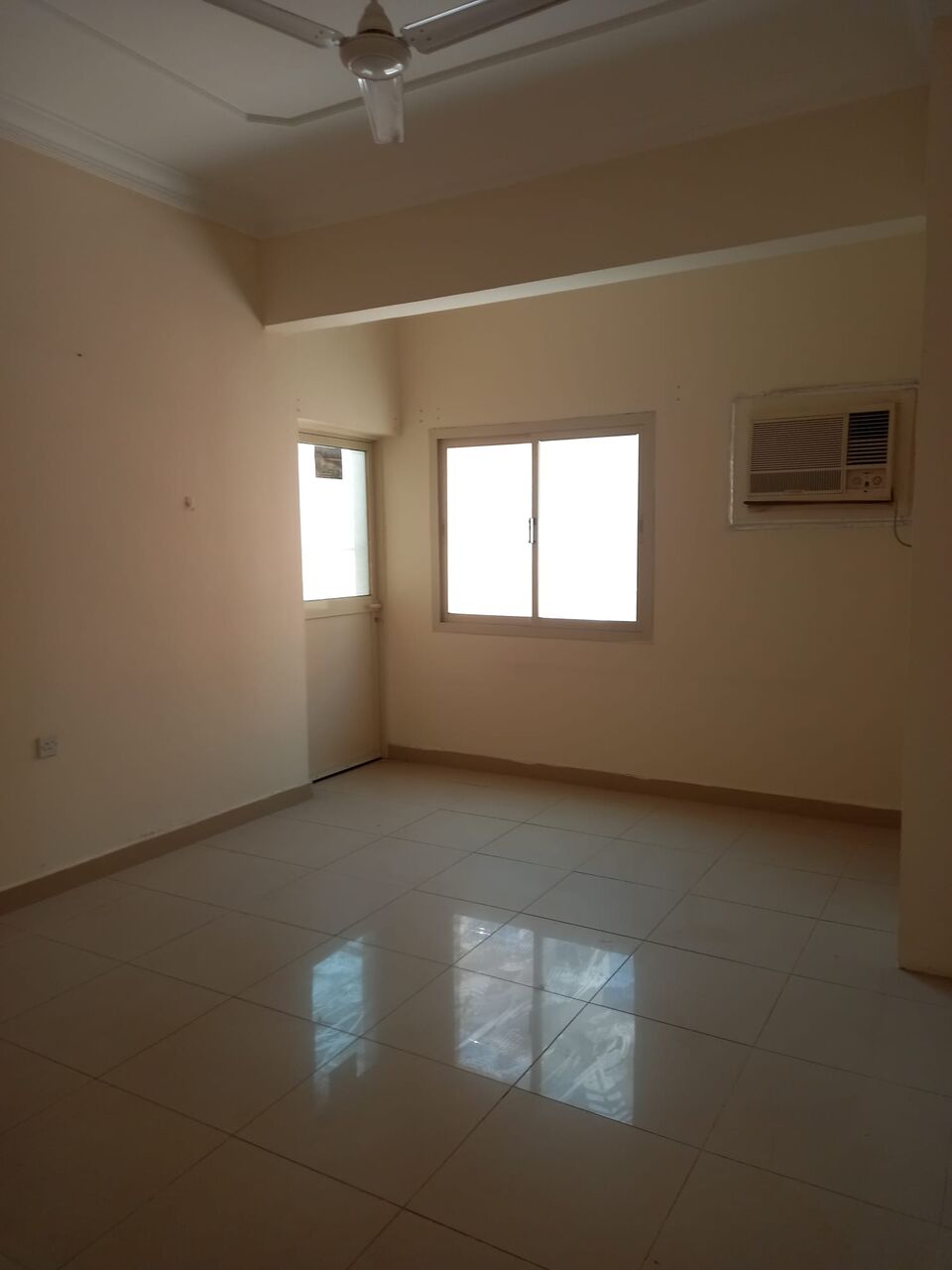 Manama, Apartments, Flats, Houses & Villas, BHD 250/month,  3 BR,  160 Sq. Meter,  3 Bhk Unfurnished Flat Available In Ummalhassam Call Aleena
