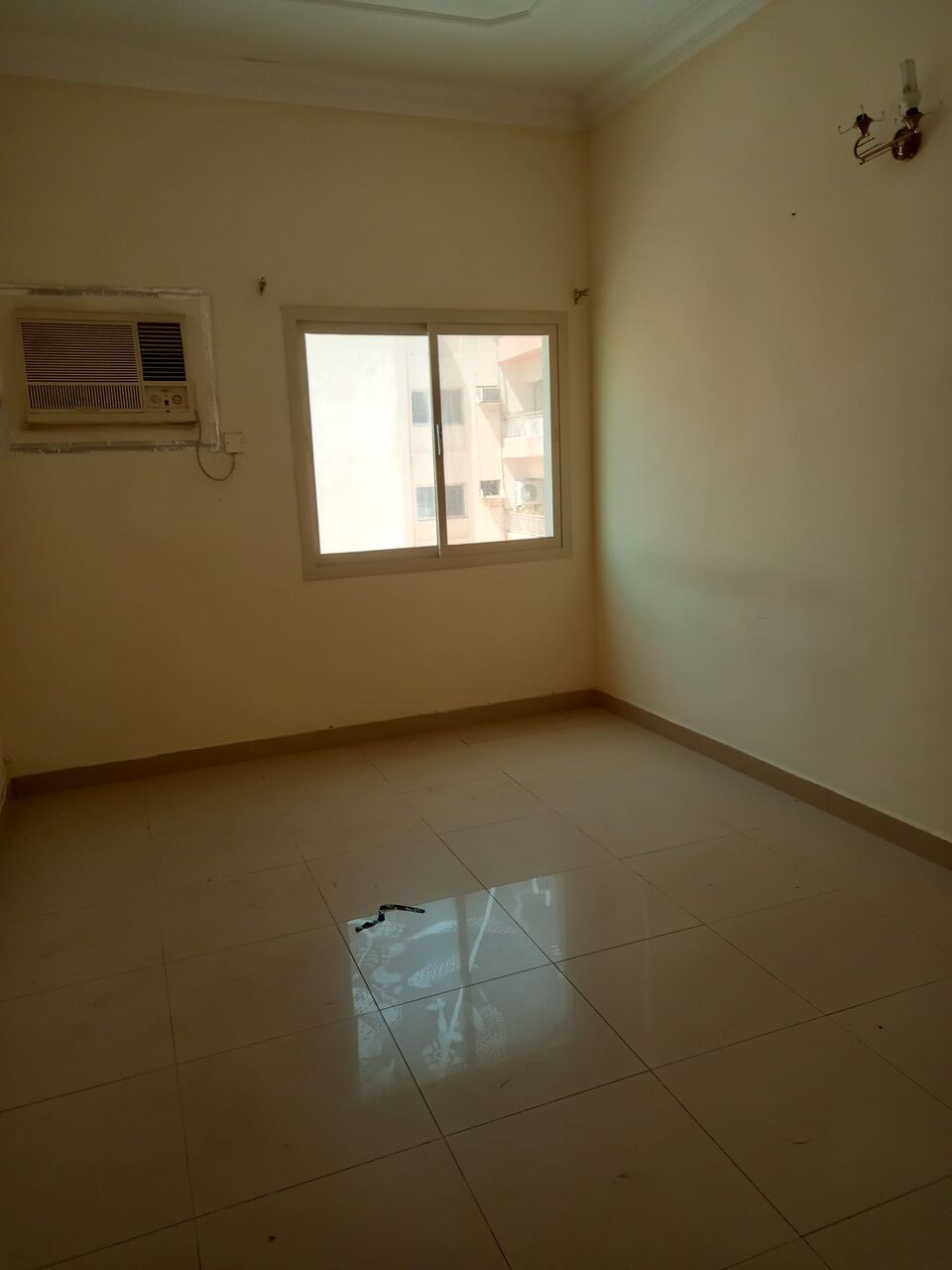 Manama, Apartments, Flats, Houses & Villas, BHD 250/month,  3 BR,  160 Sq. Meter,  3 Bhk Unfurnished Flat Available In Ummalhassam Call Aleena