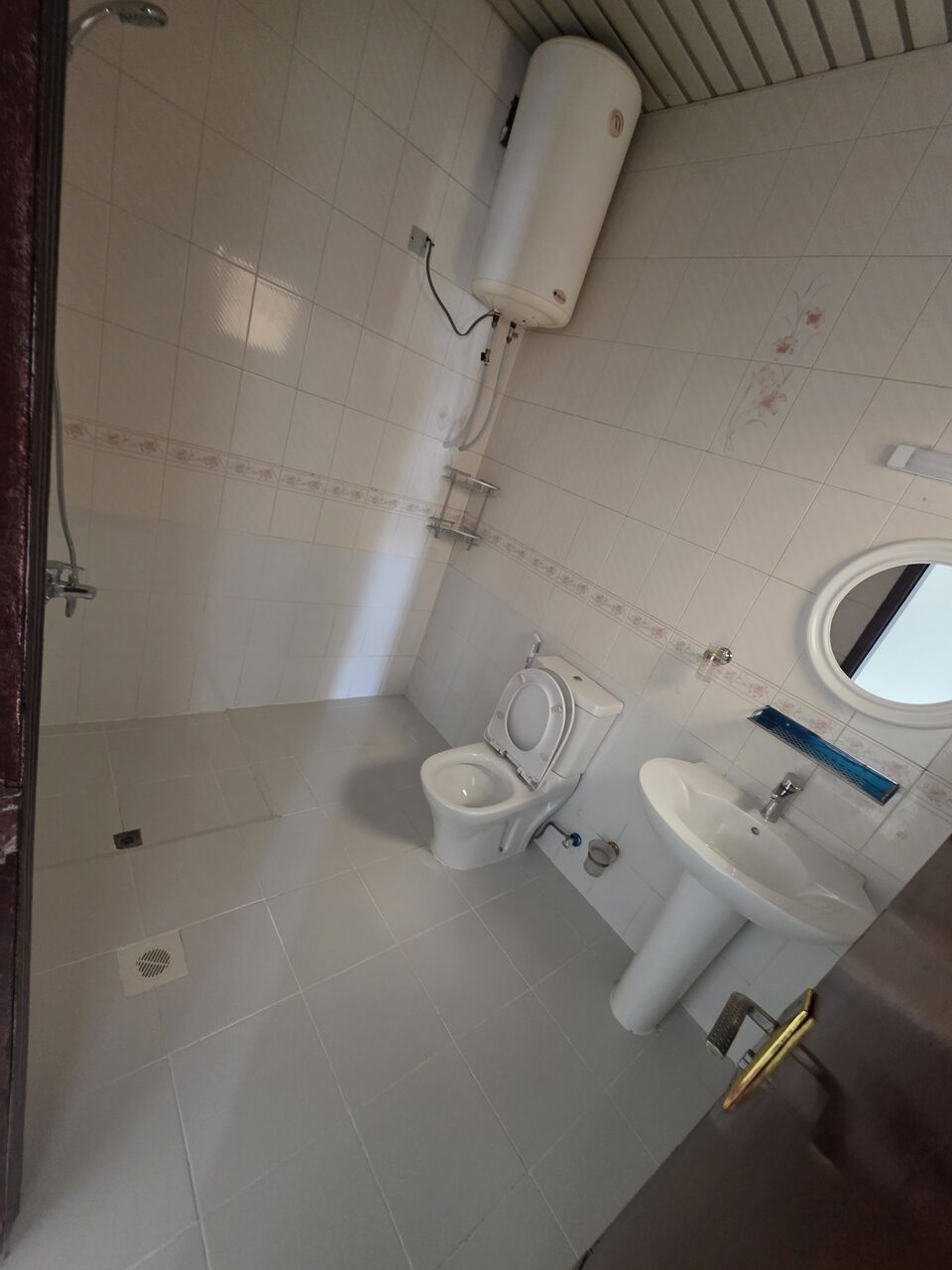 Muharraq, Apartments, Flats, Houses & Villas, BHD 220/month,  2 BR,  Parking ,Balcony - Very Neet Semi Furnished 2 BHK Flat Without Ewa @220/BD In Muharraq