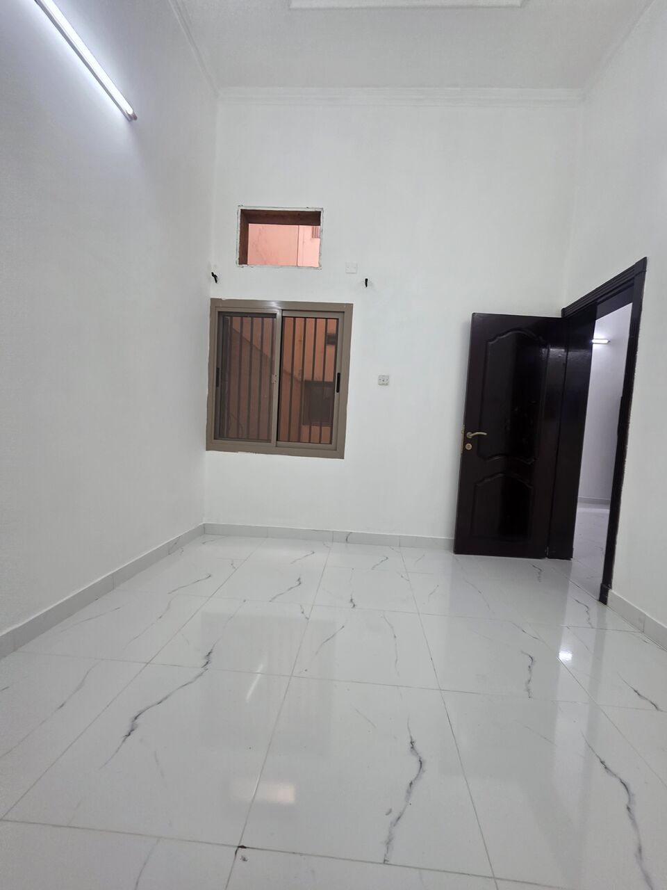 Muharraq, Apartments, Flats, Houses & Villas, BHD 120/month,  2 BR,  Parking -Very Neet UN Furnished 2 BHK Flat Without Ewa @120/BD In Muharraq