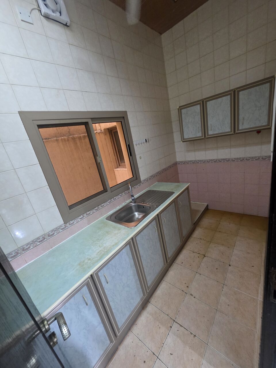 Muharraq, Apartments, Flats, Houses & Villas, BHD 120/month,  2 BR,  Parking -Very Neet UN Furnished 2 BHK Flat Without Ewa @120/BD In Muharraq