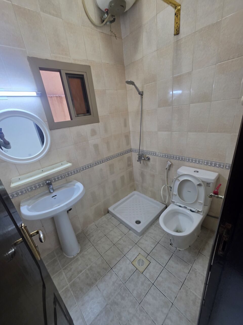 Muharraq, Apartments, Flats, Houses & Villas, BHD 120/month,  2 BR,  Parking -Very Neet UN Furnished 2 BHK Flat Without Ewa @120/BD In Muharraq