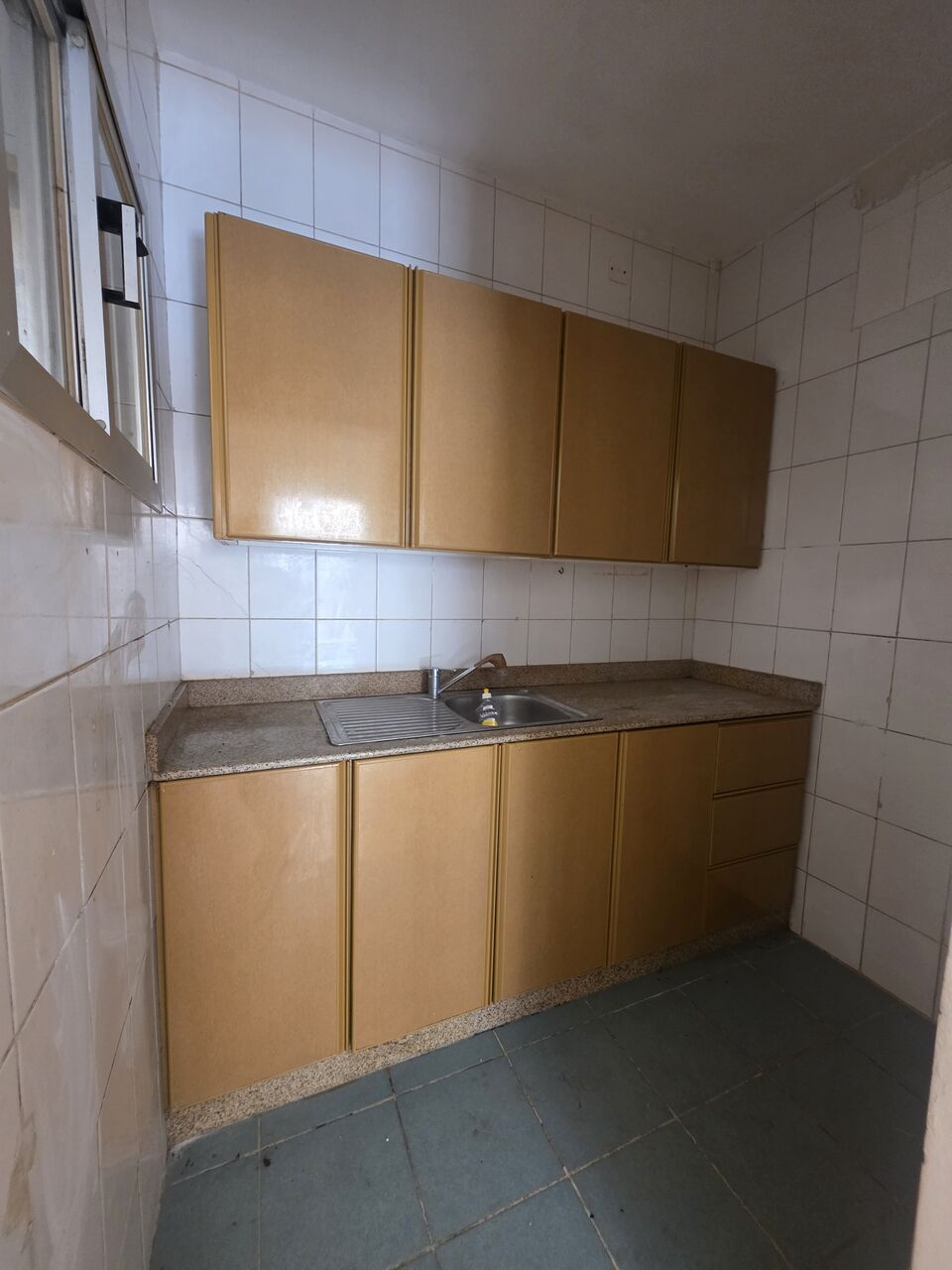 Hoora, Apartments, Flats, Houses & Villas, BHD 100/month,  1 BR,  - Semi Furnished 1 BHK Flat Without Ewa @100/BD In Hoora