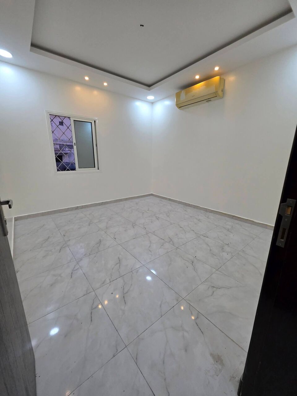 Thuqbah, Apartments, Flats, Houses & Villas, 2 BR,  FAMILY APARTMENT FOR RENT Layout: 2 Bedrooms + Living Room + 2 Bathrooms + Kitchen🏢 Groun