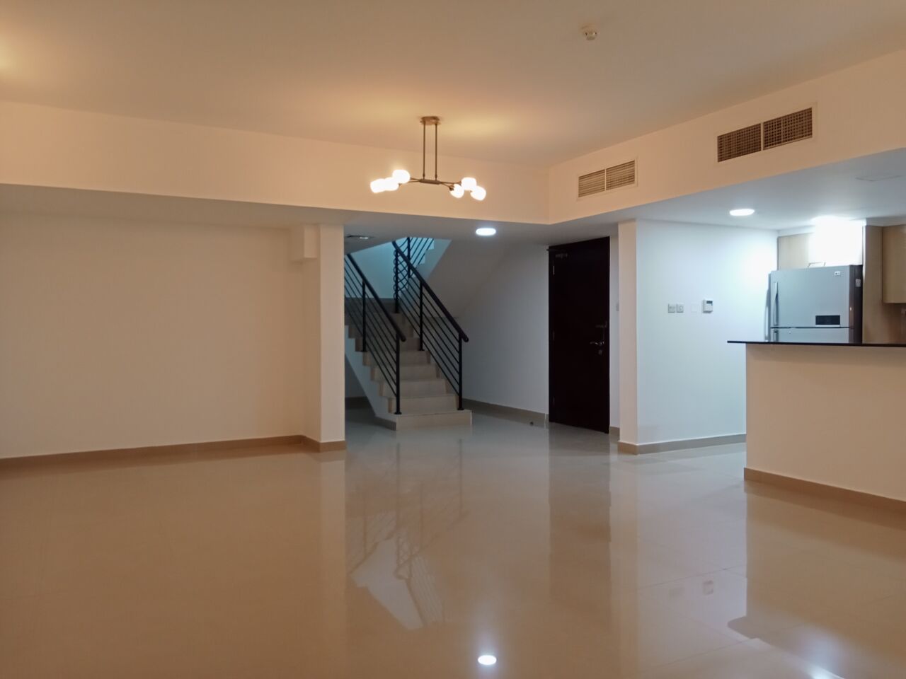 Tala Island, Villas, BHD 850,  Luxurious 3 BR S/F Duplex Penthouse For Rent At Amwaj Islands