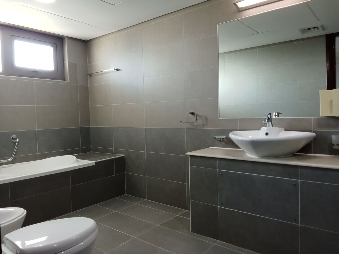 Tala Island, Villas, BHD 850,  Luxurious 3 BR S/F Duplex Penthouse For Rent At Amwaj Islands