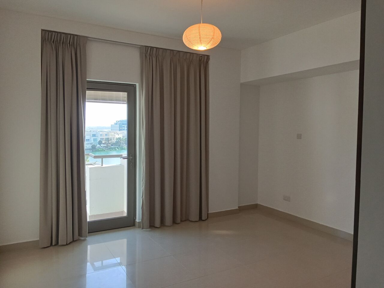 Tala Island, Villas, BHD 850,  Luxurious 3 BR S/F Duplex Penthouse For Rent At Amwaj Islands