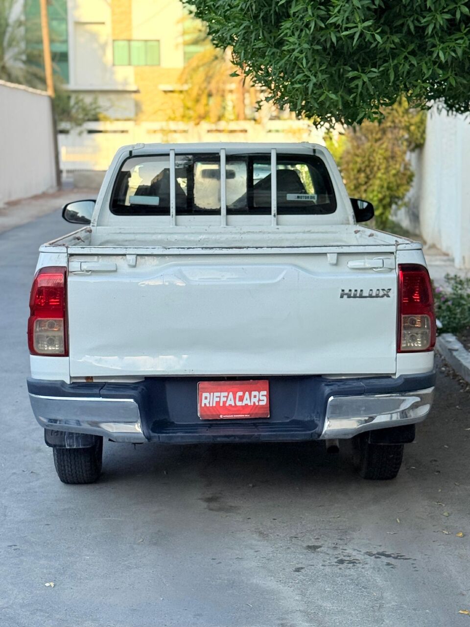 Manama, Vehicles, Cars & Trucks , BHD 4250,  Toyota Hilux,  2017,  Manual,  300000 KM,   PICKUP SINGLE CABIN