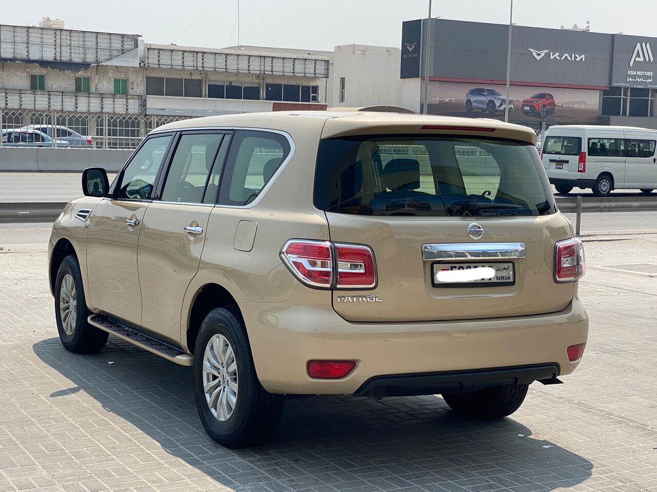 Manama, Vehicles, Cars & Trucks , BHD 5300,  Nissan Patrol XE,  2015,  Automatic,  280300 KM,    (Beige)