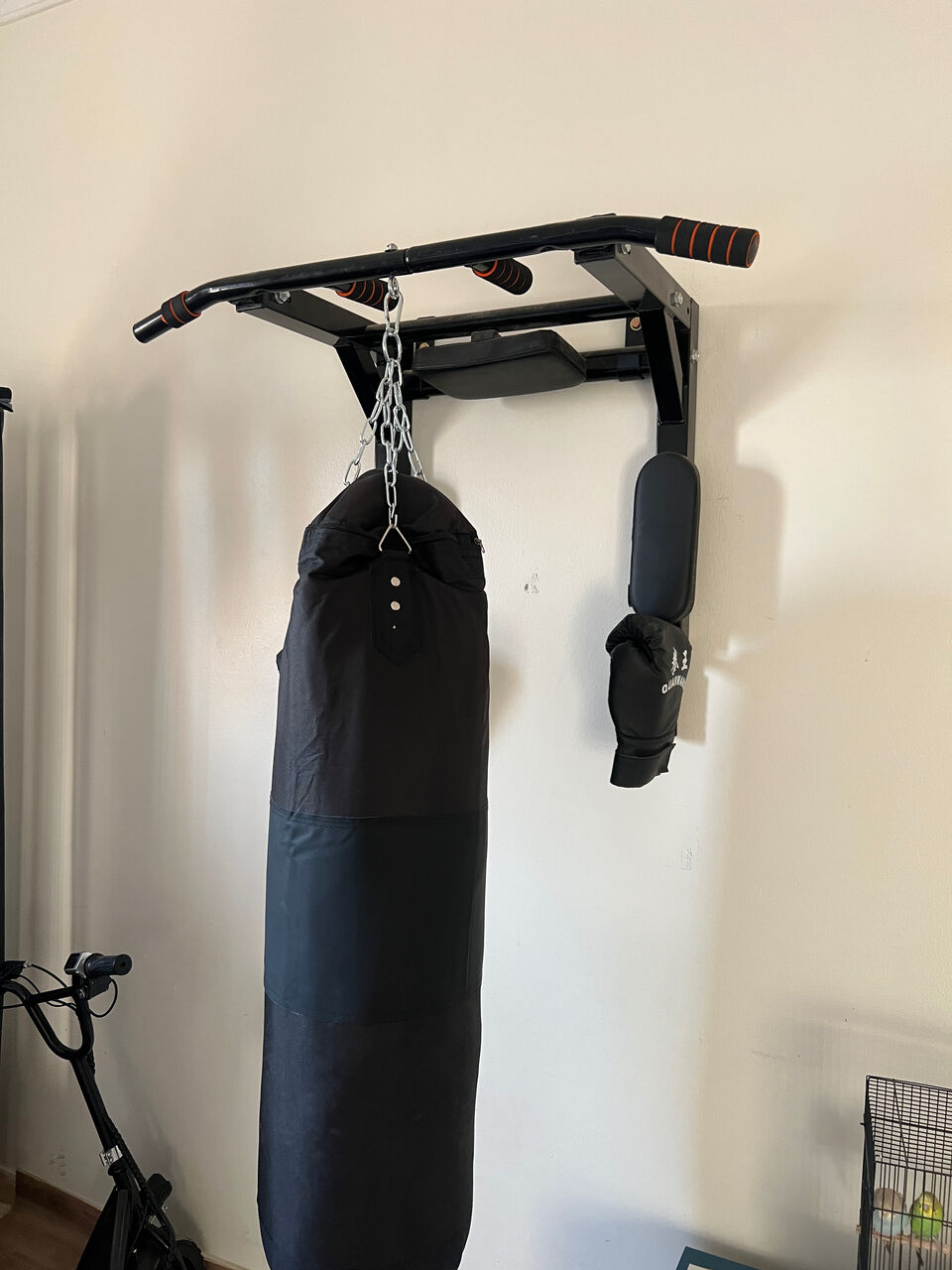 Riyadh, Heavy Equipment, SAR 200,  Pull UP Stand With Punching Bag