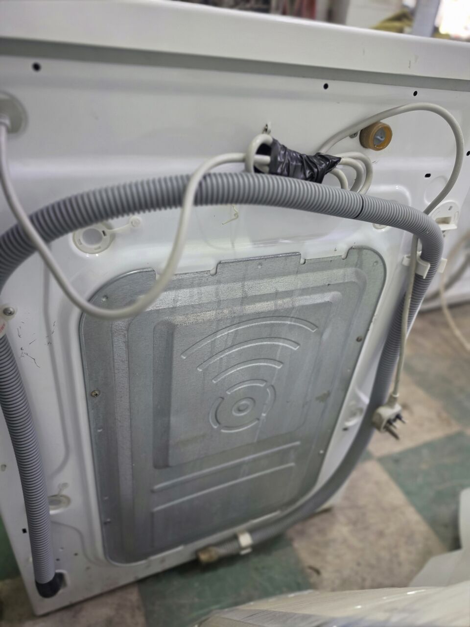 Al Malaz, Appliances, SAR 1200,  LG 8KG Automatic Inverter Washing Machine &ndash; Same As New