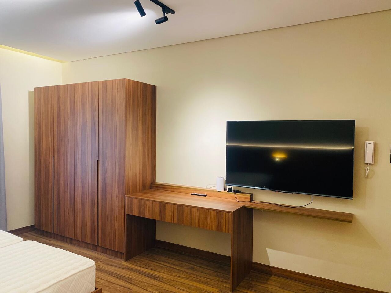 Manama, Apartments, Flats, Houses & Villas, BHD 220/month,  Studio,  Studio Flat For Rent With EWA|With Ac