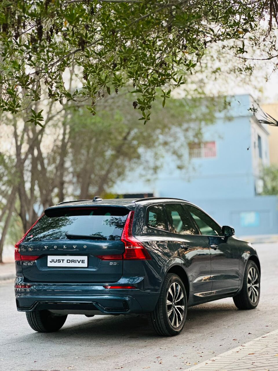 Segaya, Vehicles, Cars & Trucks , BHD 10950,  Volvo XC60,  2023,  Automatic,  35000 KM,   B5  MODEL FULLY LOADED WITH FULL COVER INSURANCE CALL OR WHATSAPP  35400768