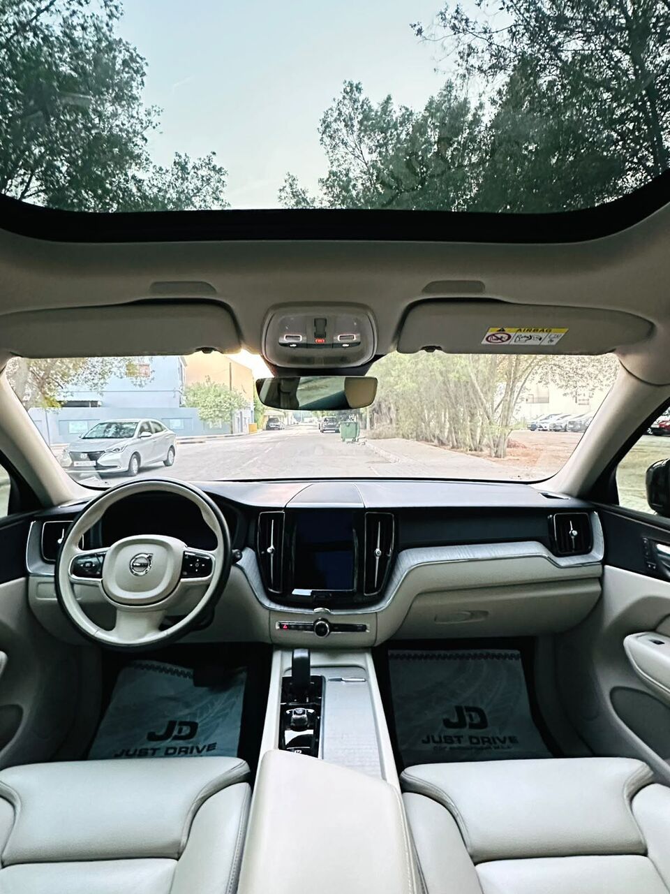 Segaya, Vehicles, Cars & Trucks , BHD 10950,  Volvo XC60,  2023,  Automatic,  35000 KM,   B5  MODEL FULLY LOADED WITH FULL COVER INSURANCE CALL OR WHATSAPP  35400768