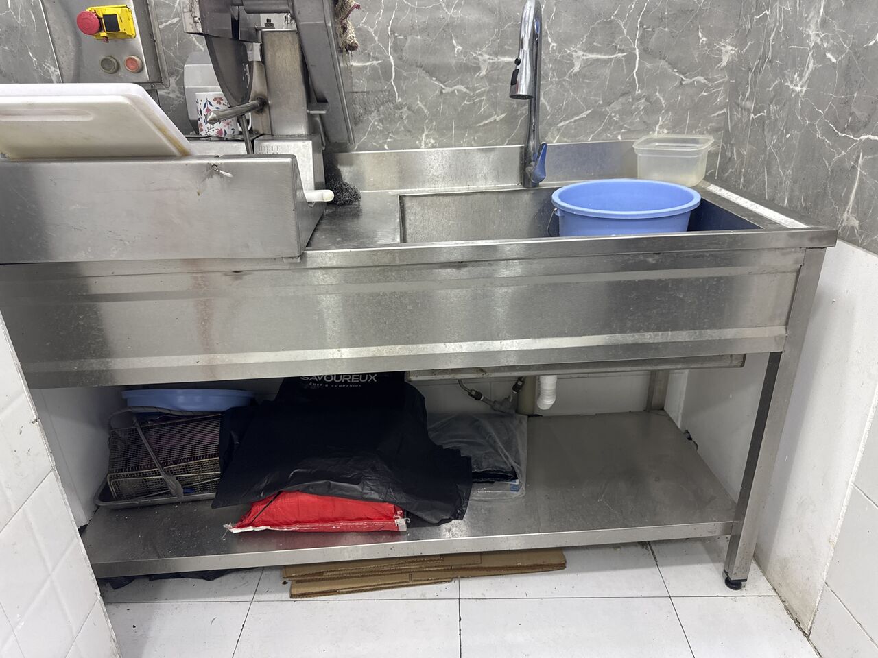 Manama, Food, BHD 15000,  Running Broasted Shop For Sale.