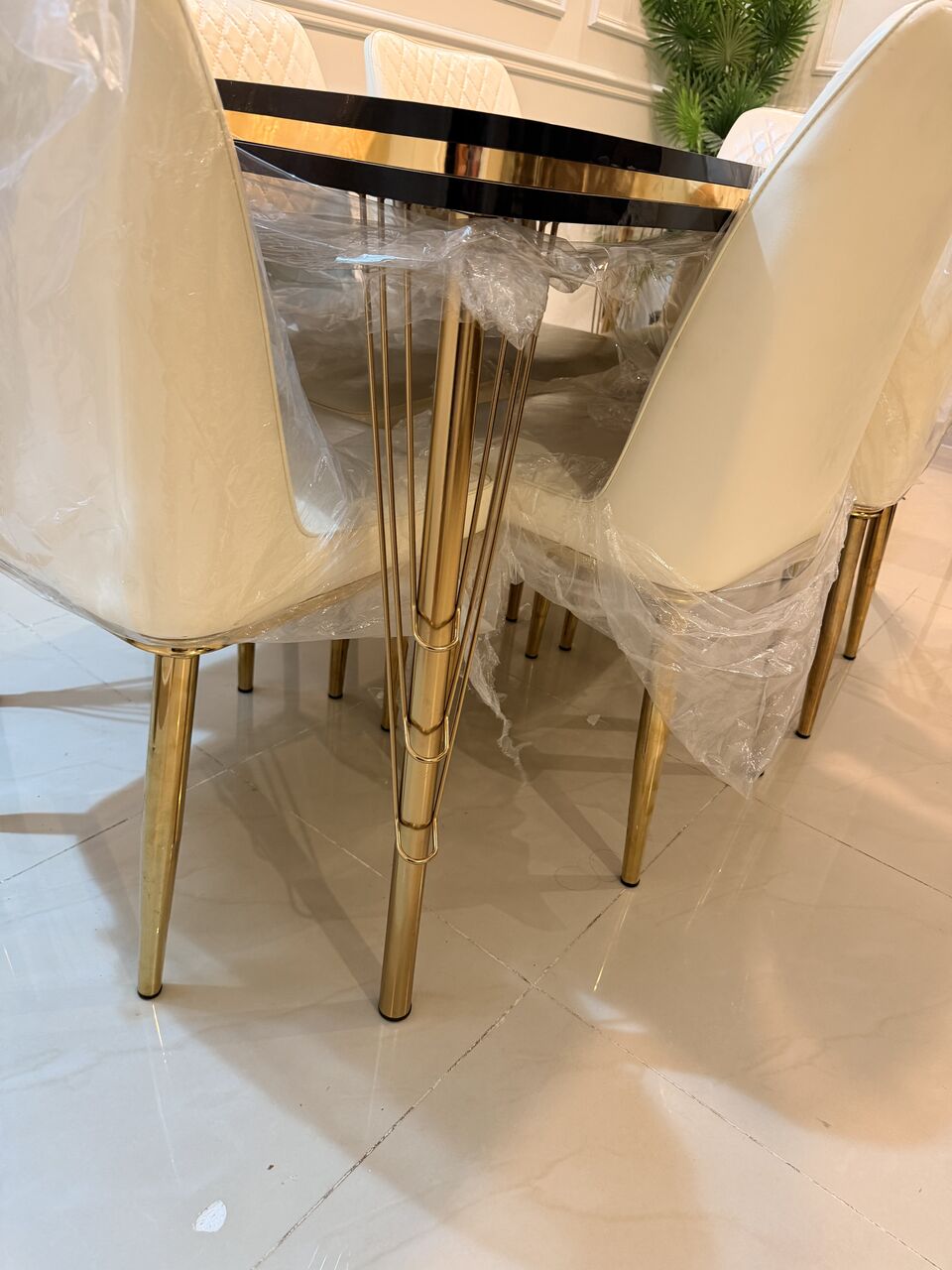 Jeddah, Household Items, SAR 750,  6 Person Dining Table Excellent Condition