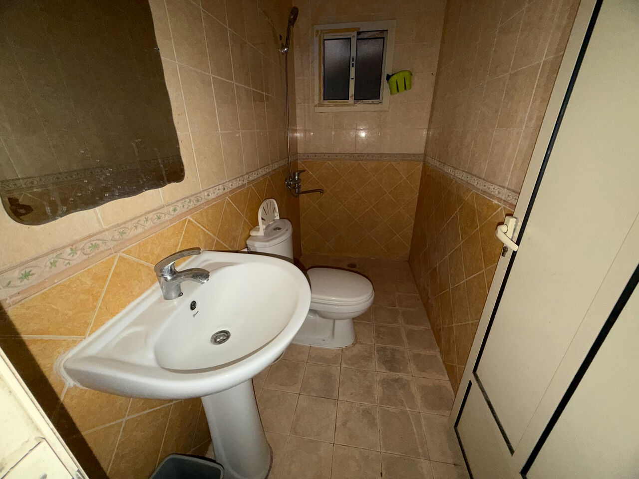 Salmaniya, Apartments, Flats, Houses & Villas, BHD 150/month,  Furnished,  2 BR,  2 Bedroom Flat For Rent Withot Ewa