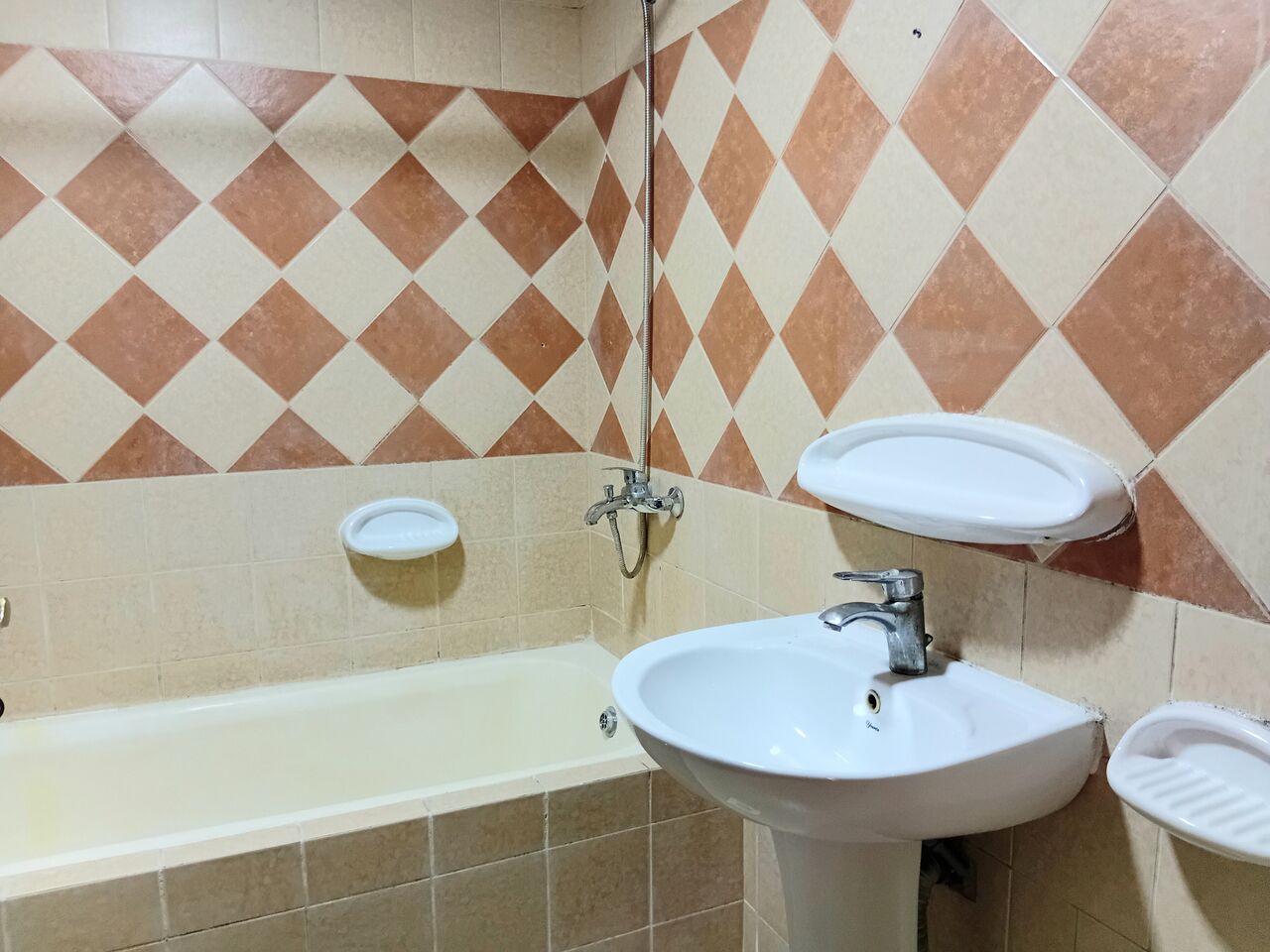 Adliya, Apartments, Flats, Houses & Villas, BHD 290/month,  Furnished,  2 BR,  Fully-furnished | Adliya | Car Park | Security | BD60 EWA Limit