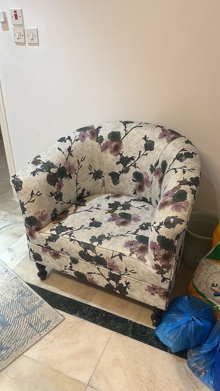 Al Rawdah, Furniture, SAR 50,  Chair For Living Room - كرسي لغرفة المعيشة