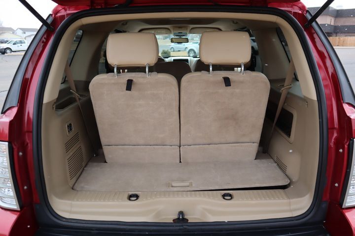 Riyadh, Vehicles, Cars & Trucks , SAR 14,  Mercury Mountaineer V6-midsize Premium SUV,  2009,  Automatic,  200000 KM,  SUV- 7 Seating Three Rows, V6 Powerful Engine,All-Wheel Drive,