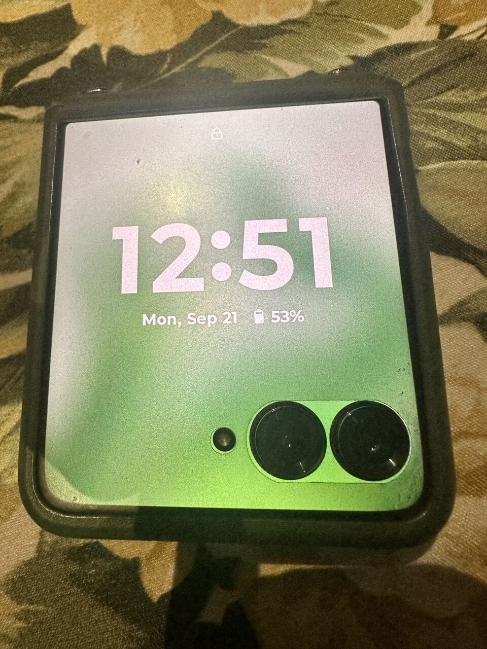 Riyadh, Mobile Phones, SAR 1800,  Motorol Razr 50 Ultra 5G Dual SIM Spring Green 12GB+12GB RAM, 512 GB - Middle East Version