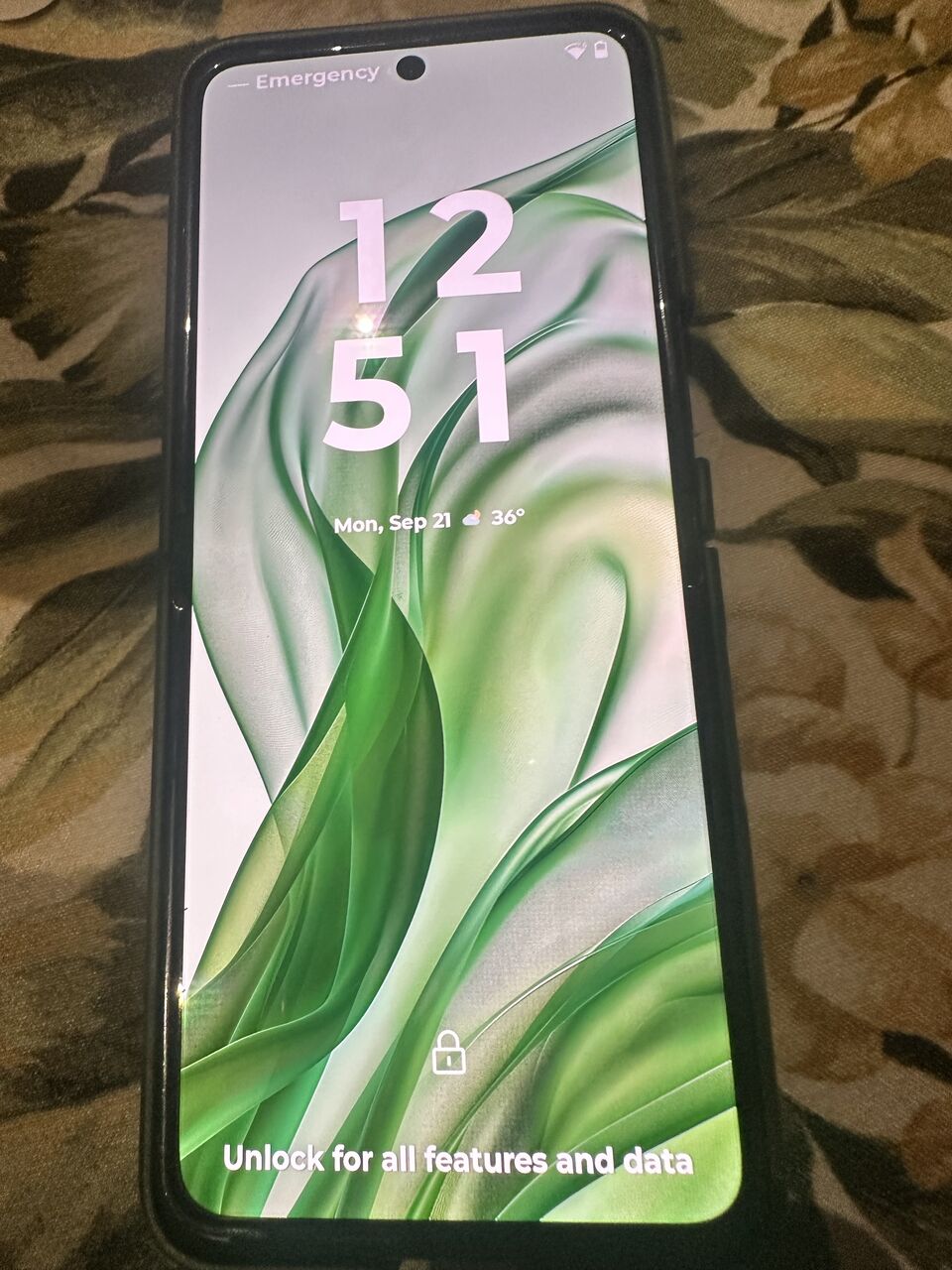 Riyadh, Mobile Phones, SAR 1800,  Motorol Razr 50 Ultra 5G Dual SIM Spring Green 12GB+12GB RAM, 512 GB - Middle East Version