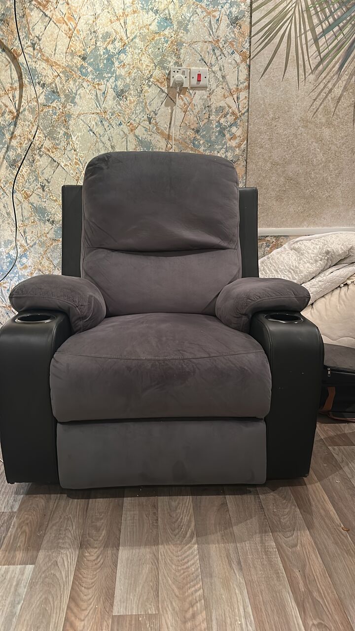 Riyadh, Household Items, SAR 600,  كرسي استرخاء هزاز