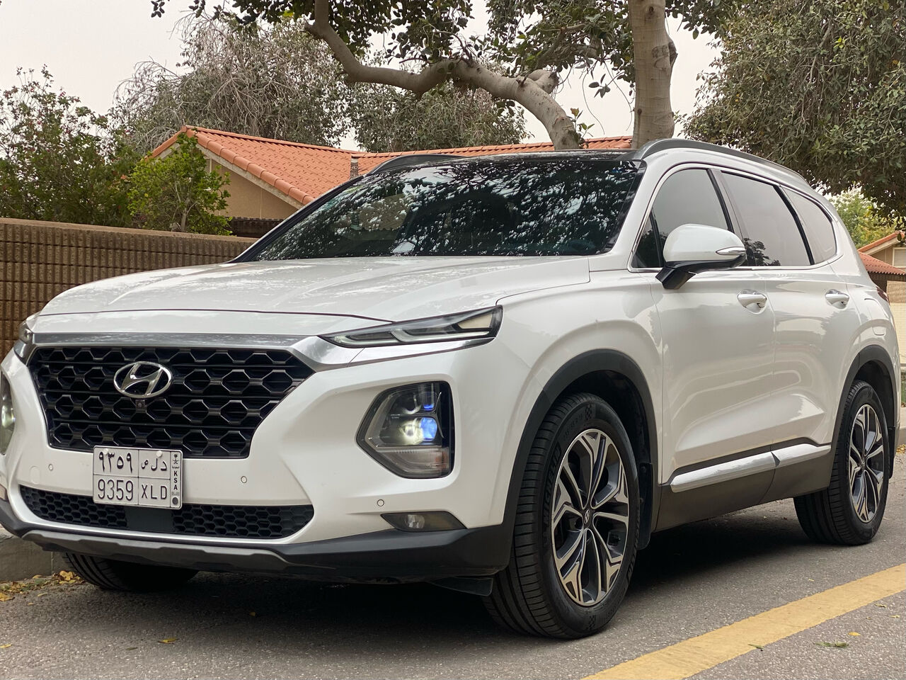 Dhahran, Vehicles, Cars & Trucks , SAR 83000,  Hyundai Santa Fe,  2019,  Automatic,  81000 KM,  ,Hyundai Santafe. Only 80k Kms,fully Loaded. Hieght Edition. Saudi