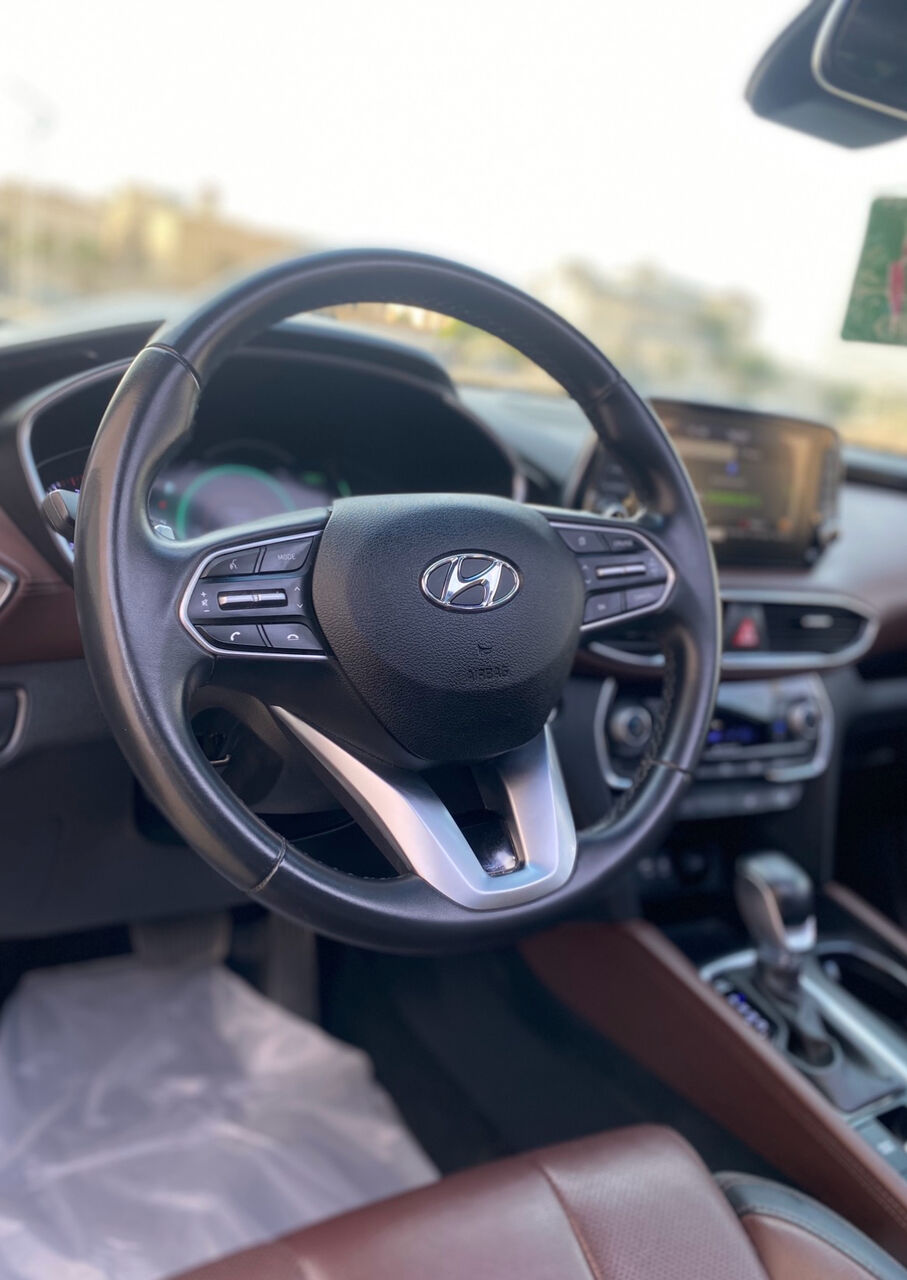 Dhahran, Vehicles, Cars & Trucks , SAR 83000,  Hyundai Santa Fe,  2019,  Automatic,  81000 KM,  ,Hyundai Santafe. Only 80k Kms,fully Loaded. Hieght Edition. Saudi