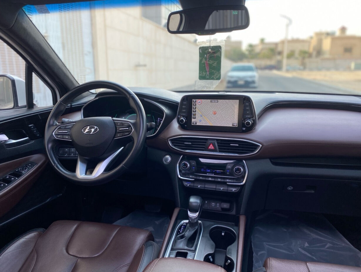 Dhahran, Vehicles, Cars & Trucks , SAR 83000,  Hyundai Santa Fe,  2019,  Automatic,  81000 KM,  ,Hyundai Santafe. Only 80k Kms,fully Loaded. Hieght Edition. Saudi