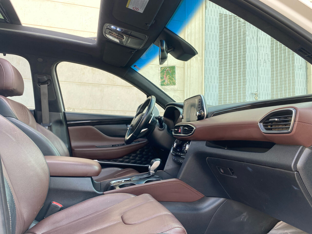 Dhahran, Vehicles, Cars & Trucks , SAR 83000,  Hyundai Santa Fe,  2019,  Automatic,  81000 KM,  ,Hyundai Santafe. Only 80k Kms,fully Loaded. Hieght Edition. Saudi