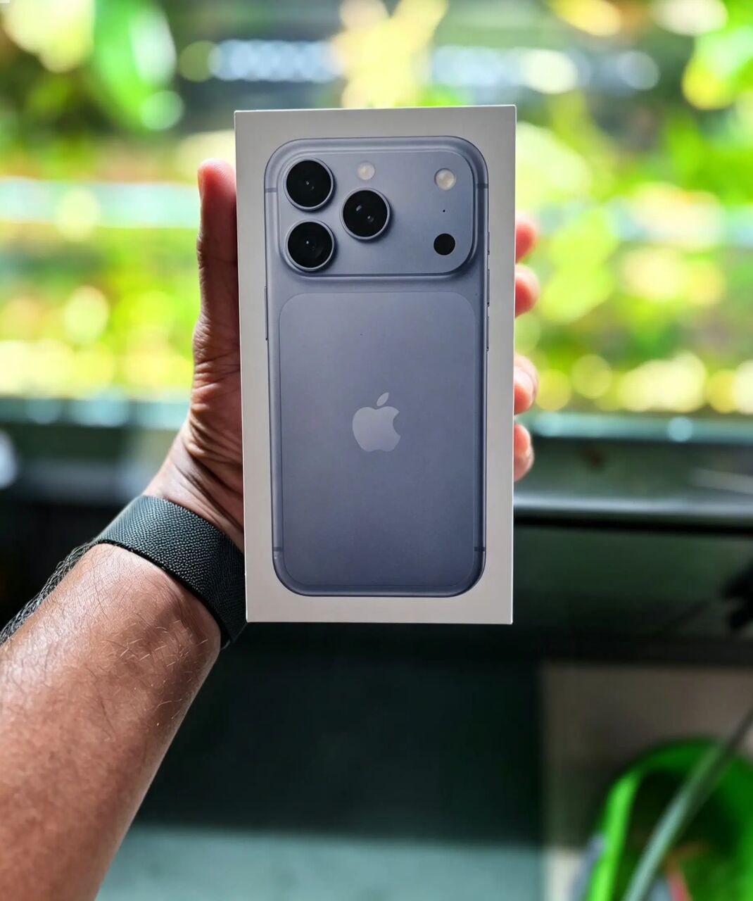 Khobar, Mobile Phones, SAR 5600,  BRAND NEW SEALED IPhone 18 Pro - 256GB (Glacier)