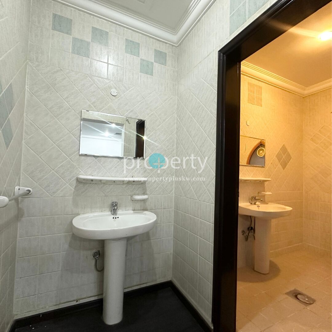 Salwa, Apartments, Flats, Houses & Villas, KWD 800/month,  3 BR,  3 Bedroom Apartment With Balcony For Rent In Salwa ,next To BSK
