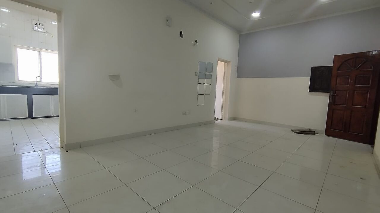 Bani Jamra, Apartments, Flats, Houses & Villas, BHD 130/year,  3 BR,  Bani Jamrah:- 3Bhk Spacious Unfurnished Flat On Rent..