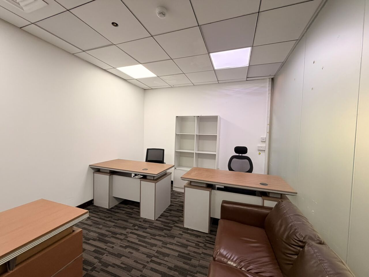 Dubai, Offices, AED 27000,  170 Sq. Feet,  Furnished Office For Rent &ndash; AED 27,000/Year