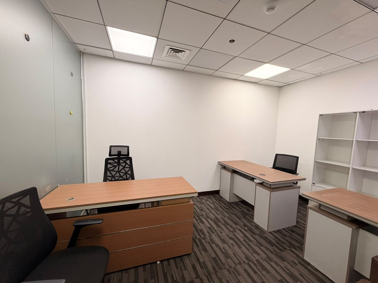 Dubai, Offices, AED 27000,  170 Sq. Feet,  Furnished Office For Rent &ndash; AED 27,000/Year