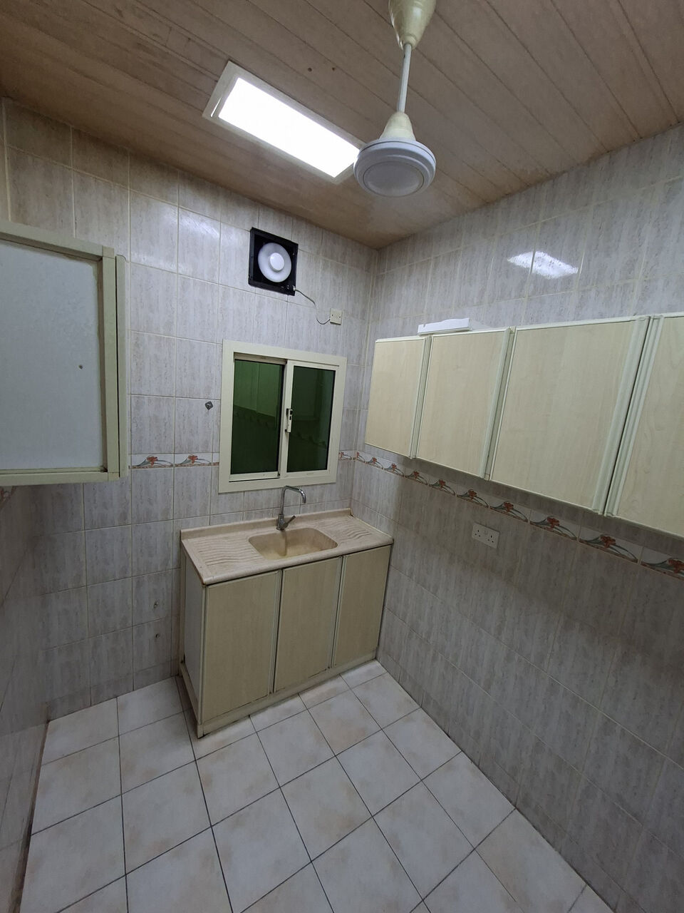 Bani Jamra, Apartments, Flats, Houses & Villas, BHD 120/year,  1 BR,  RENT - NEAR SAAR