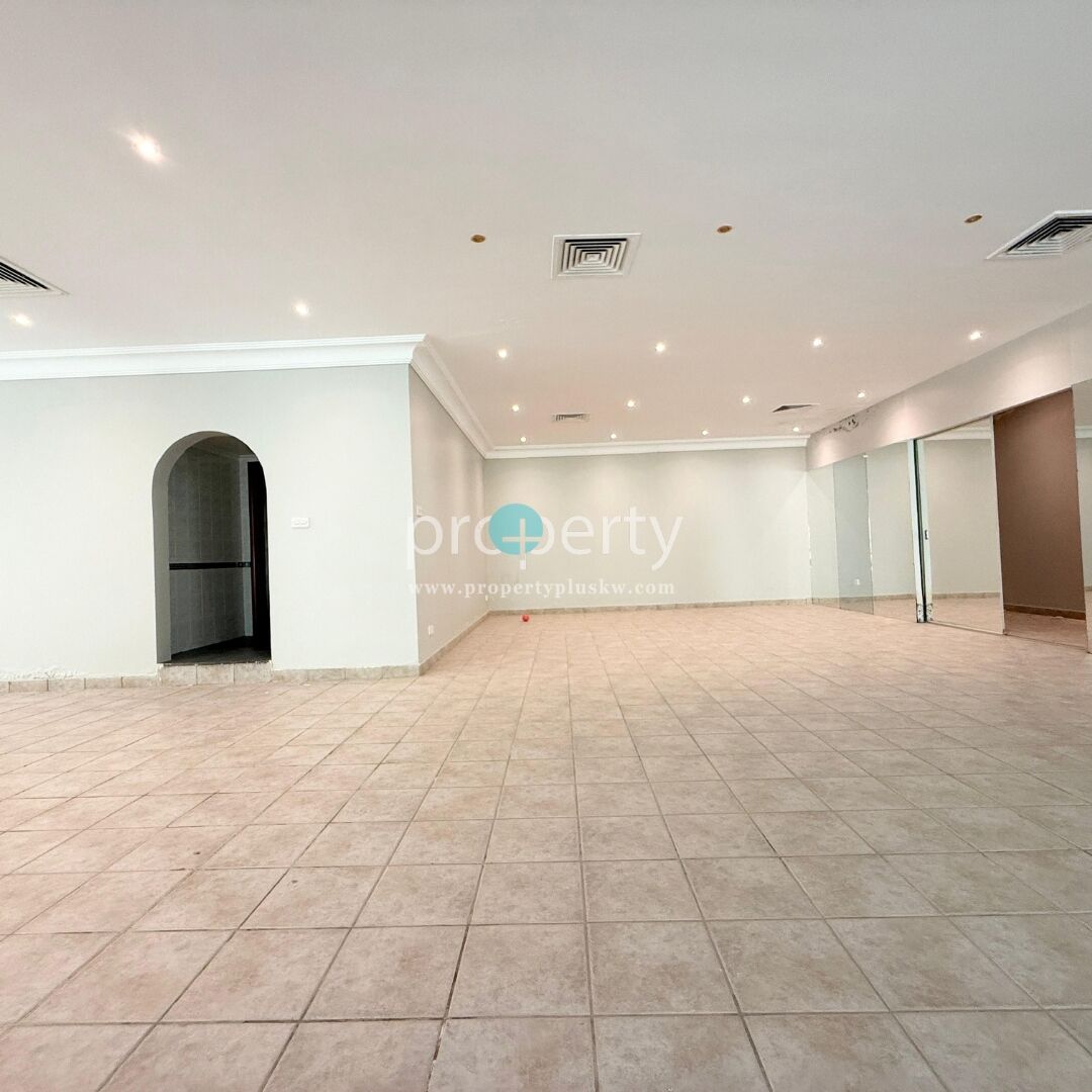 Adan, Villas, KWD 2500,  SPACIOUS SEVEN BEDROOM VILLA AVAILABLE IN ADAN