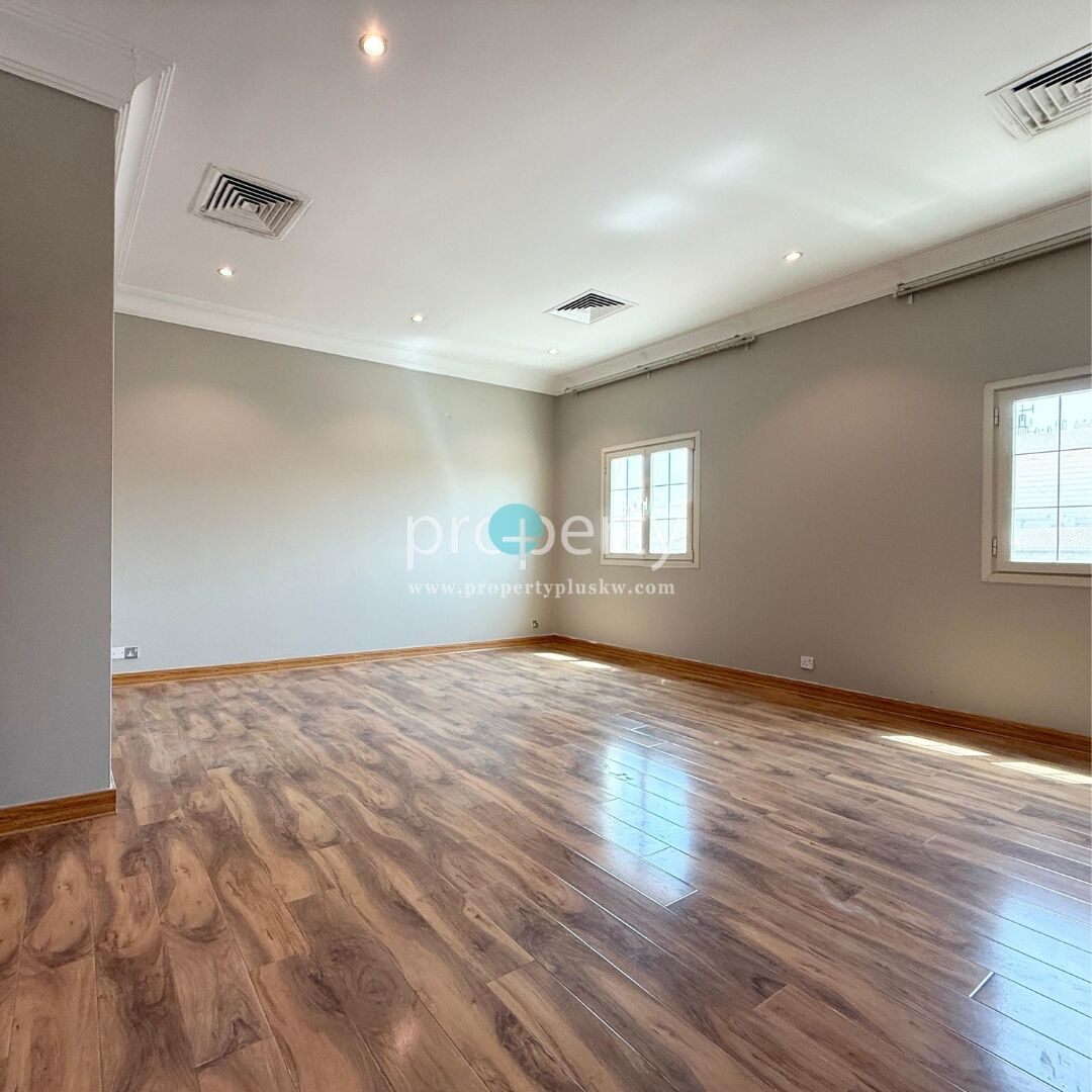 Adan, Villas, KWD 2500,  SPACIOUS SEVEN BEDROOM VILLA AVAILABLE IN ADAN
