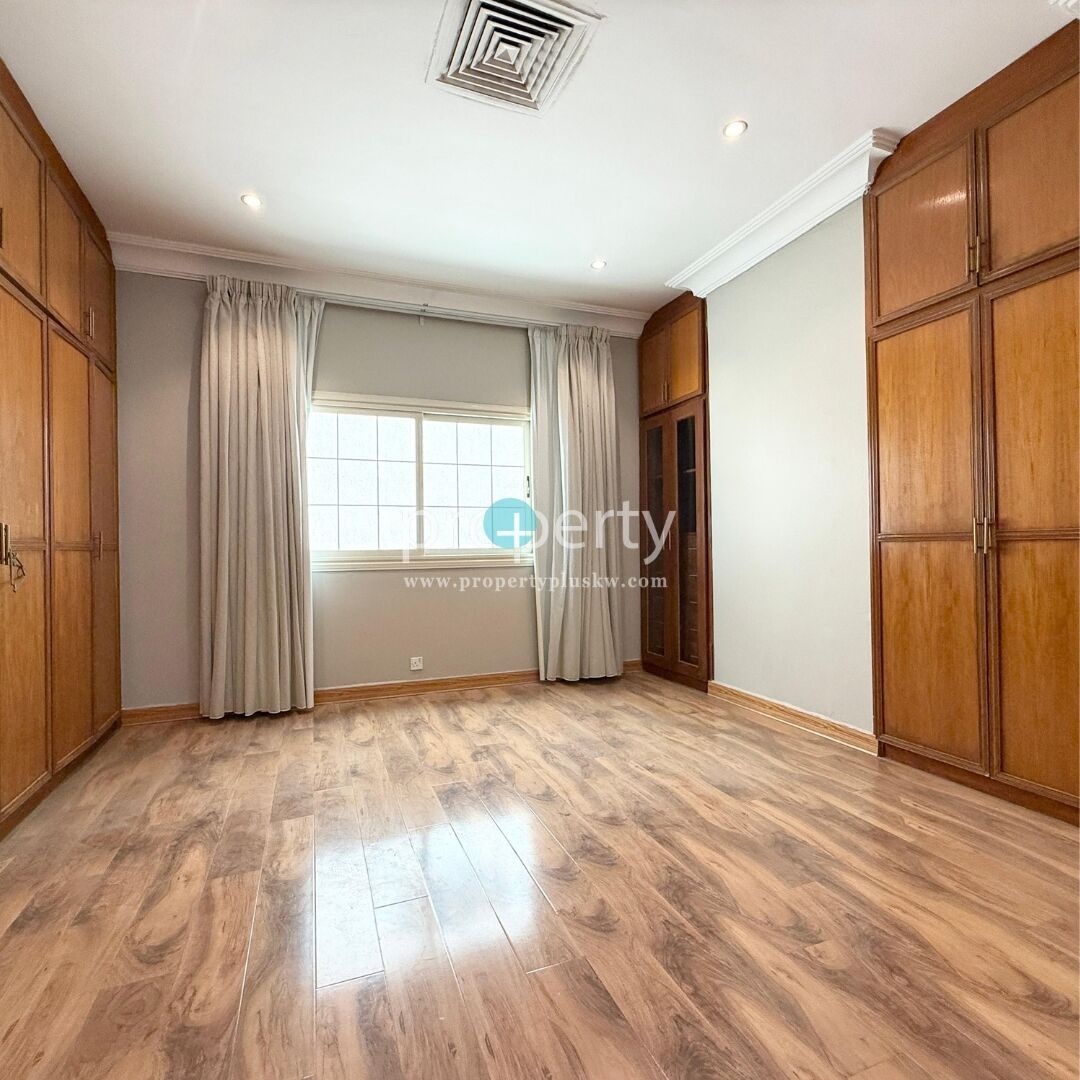 Adan, Villas, KWD 2500,  SPACIOUS SEVEN BEDROOM VILLA AVAILABLE IN ADAN