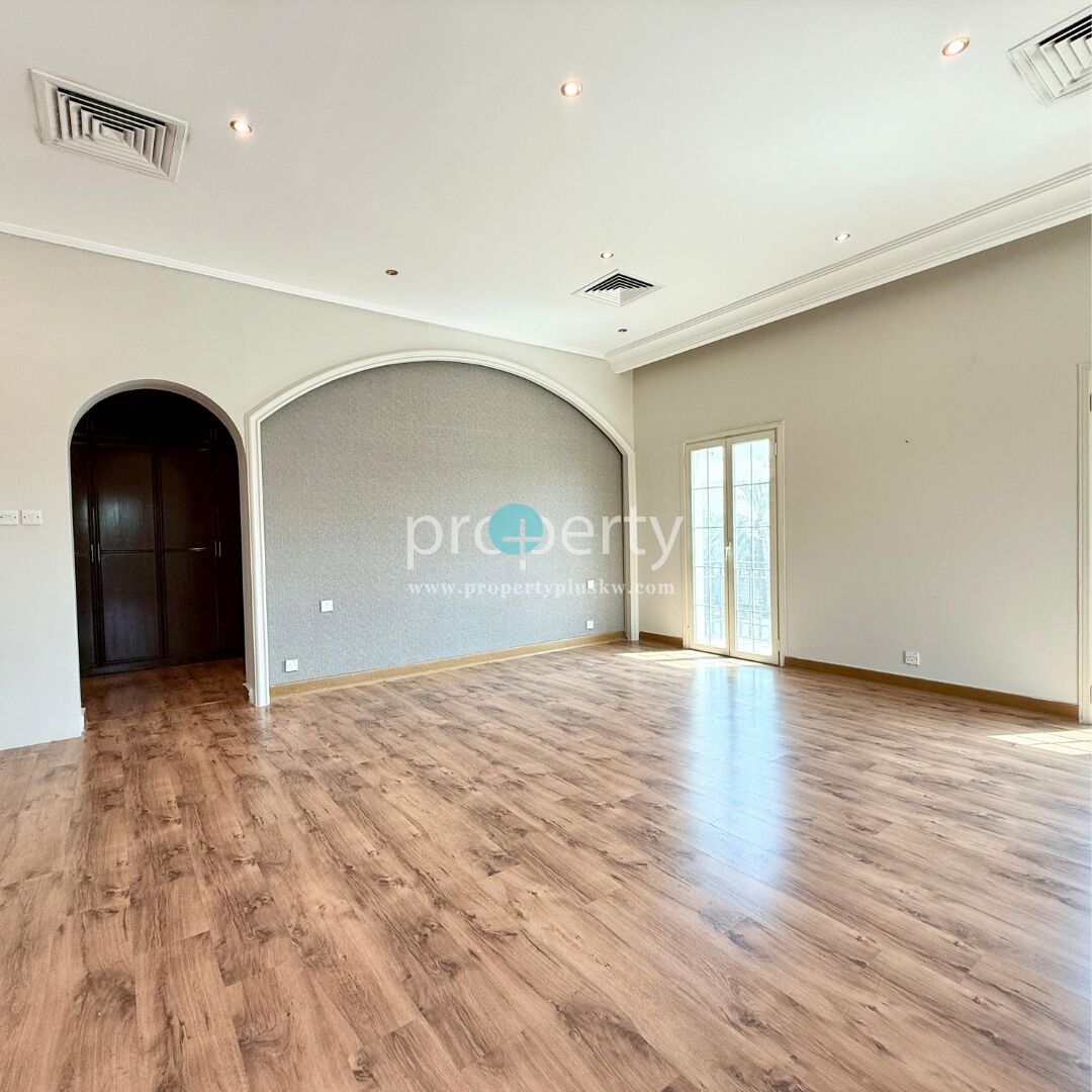 Adan, Villas, KWD 2500,  SPACIOUS SEVEN BEDROOM VILLA AVAILABLE IN ADAN