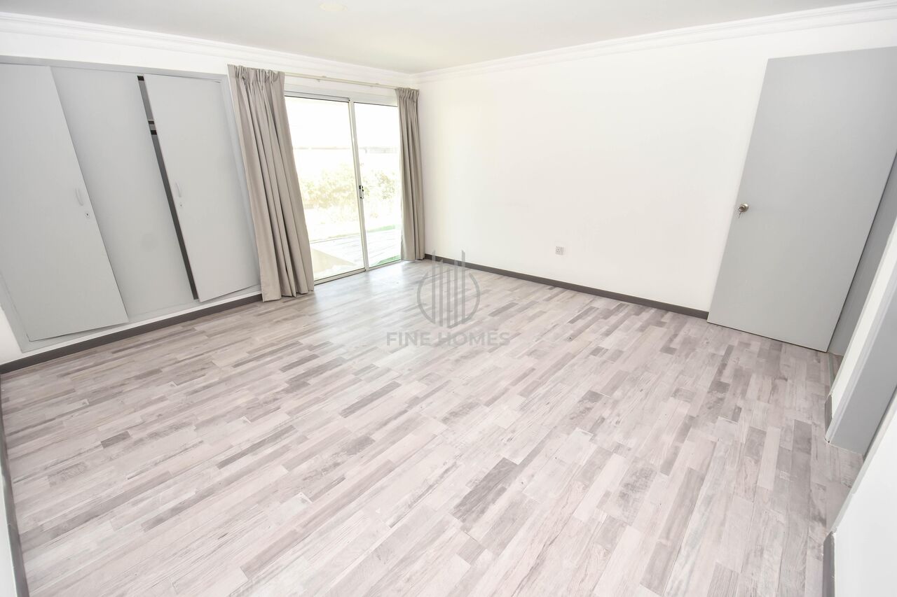 Sanad, Villas, BHD 550,  SEA SIDE |COMPOUND Semi  Furnished Fully Renovated Sanad
