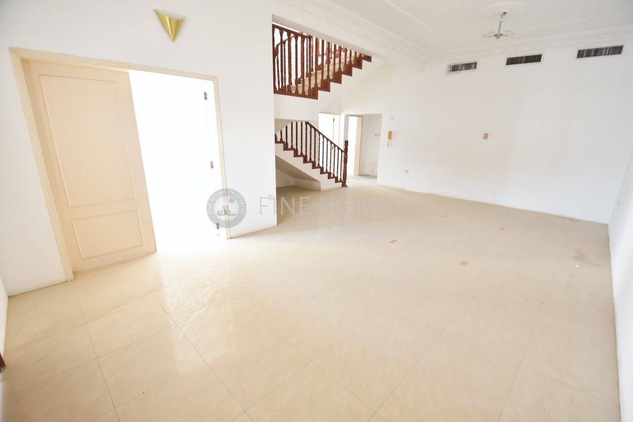 Manama, Villas, BHD 600,  Large Private Villa With Pool! Prime Location!