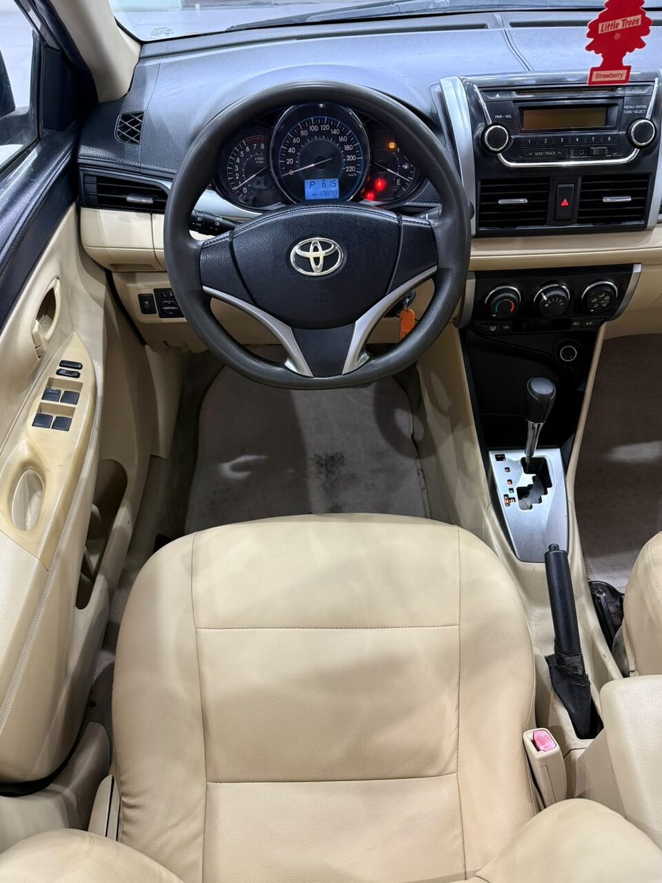 Tubli, Vehicles, Cars & Trucks , BHD 2900,  Toyota Yaris,  2017,  Automatic,  128000 KM,