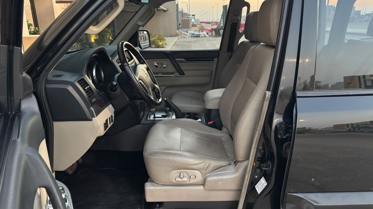 Al Malaz, Vehicles, Cars & Trucks , SAR 45000,  Mitsubishi Pajero,  2016,  Automatic,  172000 KM,