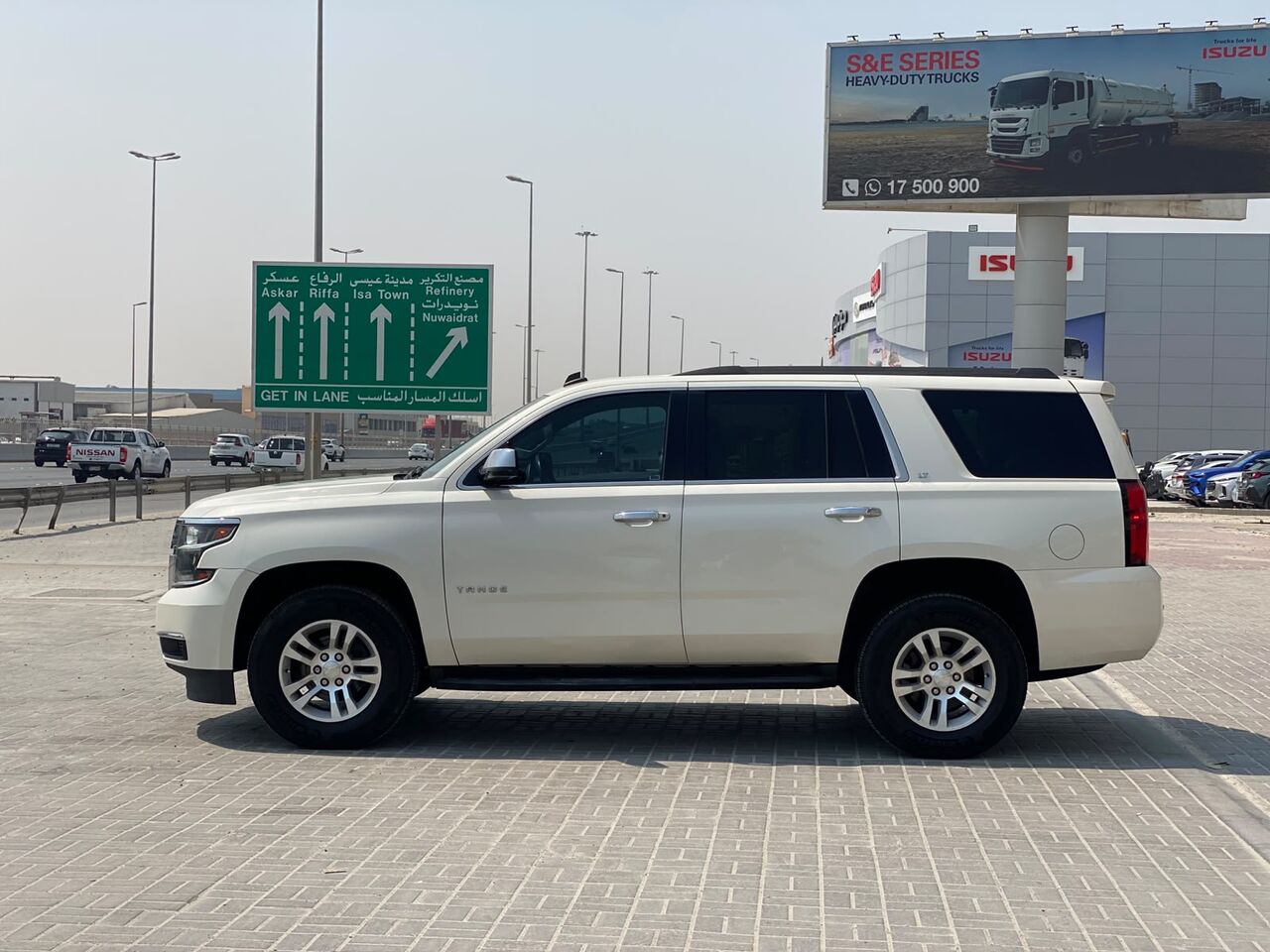 Manama, Vehicles, Cars & Trucks , BHD 6200,  Chevrolet Tahoe,  2015,  Automatic,  289900 KM,    (White)