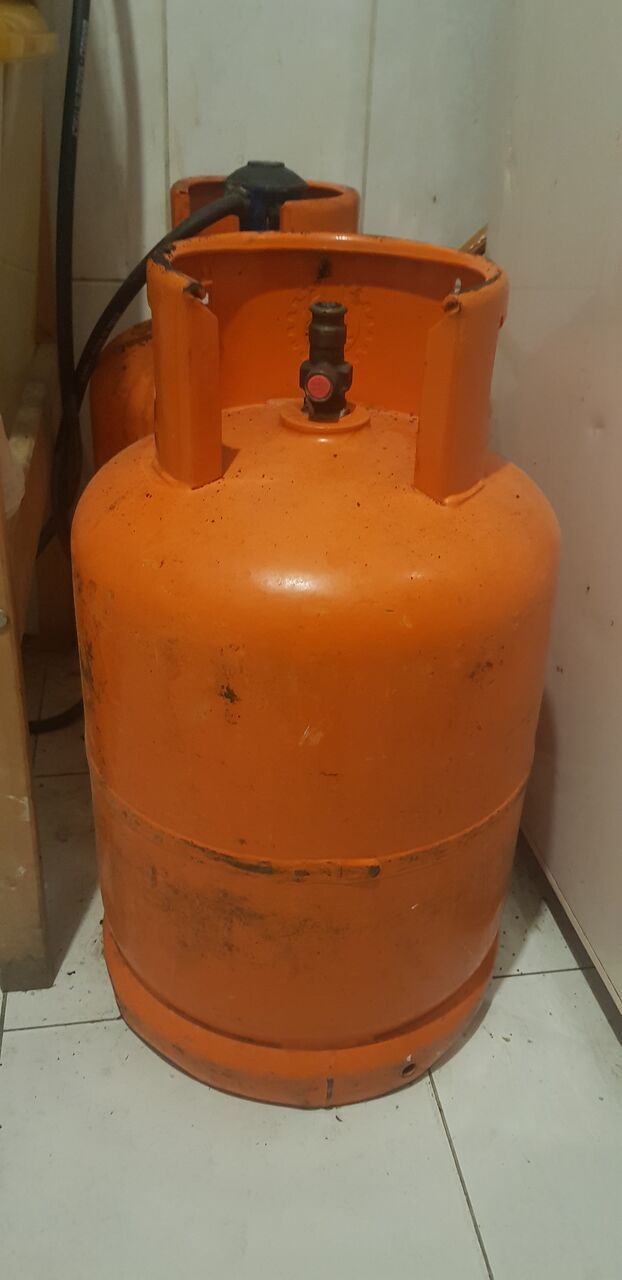 Jeddah, Household Items, SAR 1,  Gas Cylinder, King Size Double Bed, Foldable Iron Single Bed For Sale