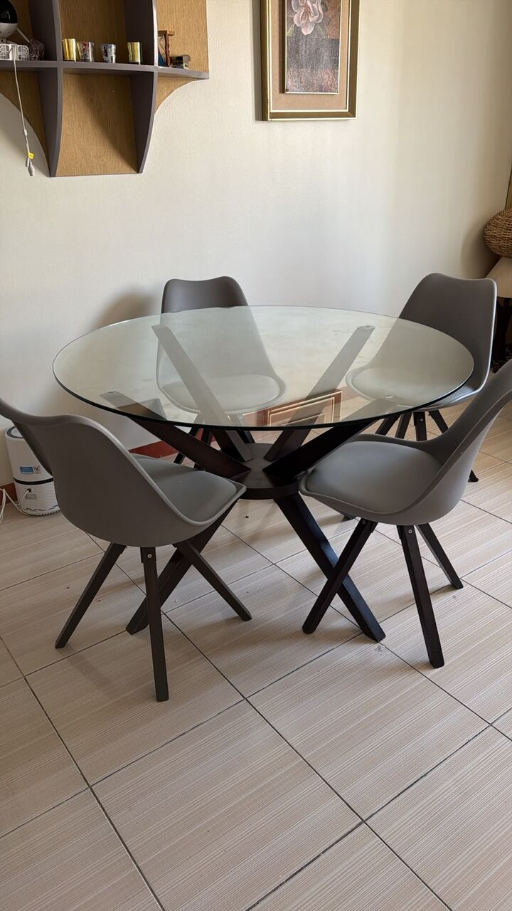 Al Sulaymaniyyah, Furniture, SAR 400,  ROUND TABLE - With 4 Chairs-SOLID WOOD -